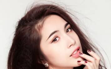 Tóc bấm lớp trong và duỗi lớp ngoài